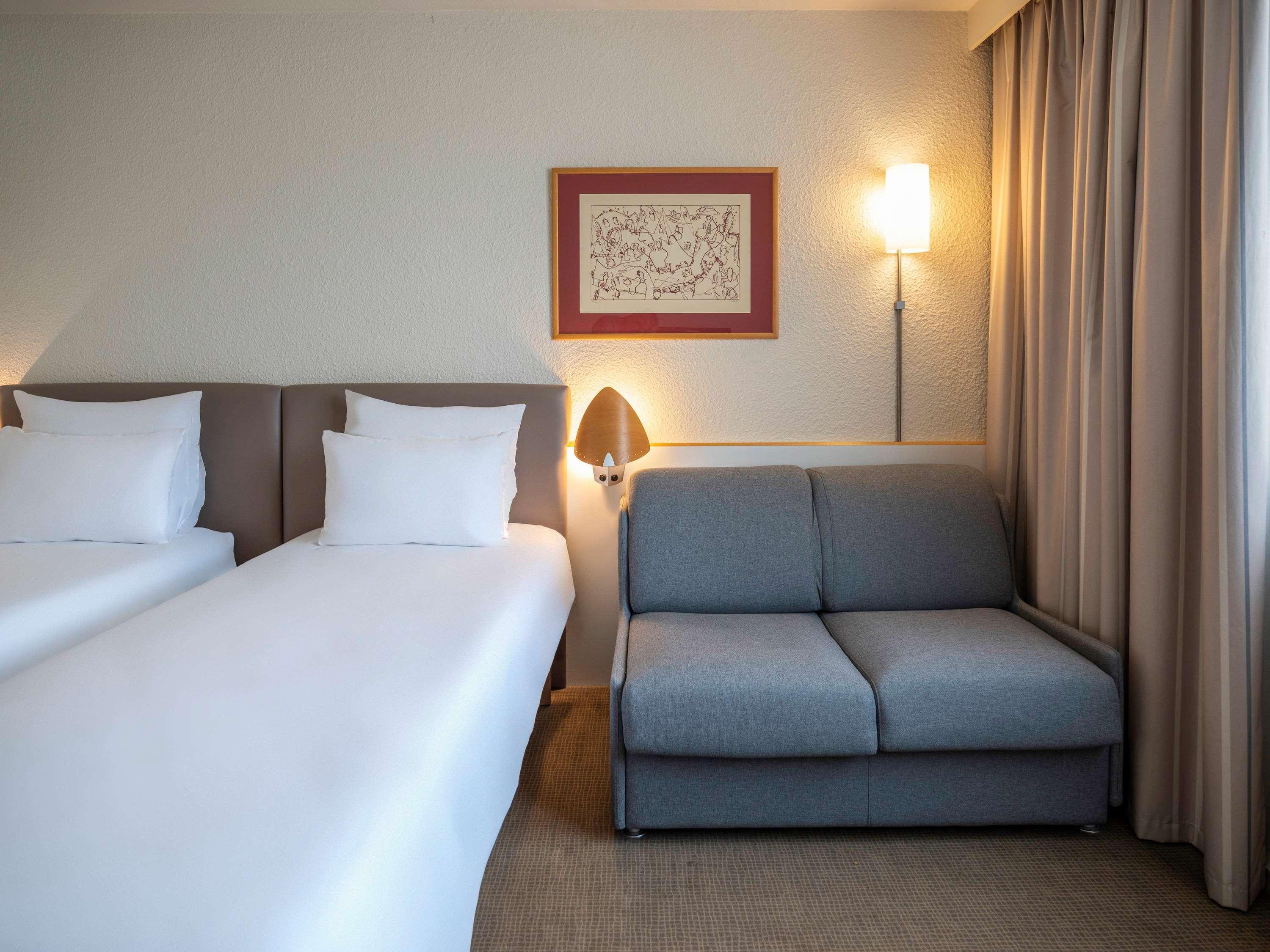Hotel Novotel Evry Courcouronnes Exterior foto